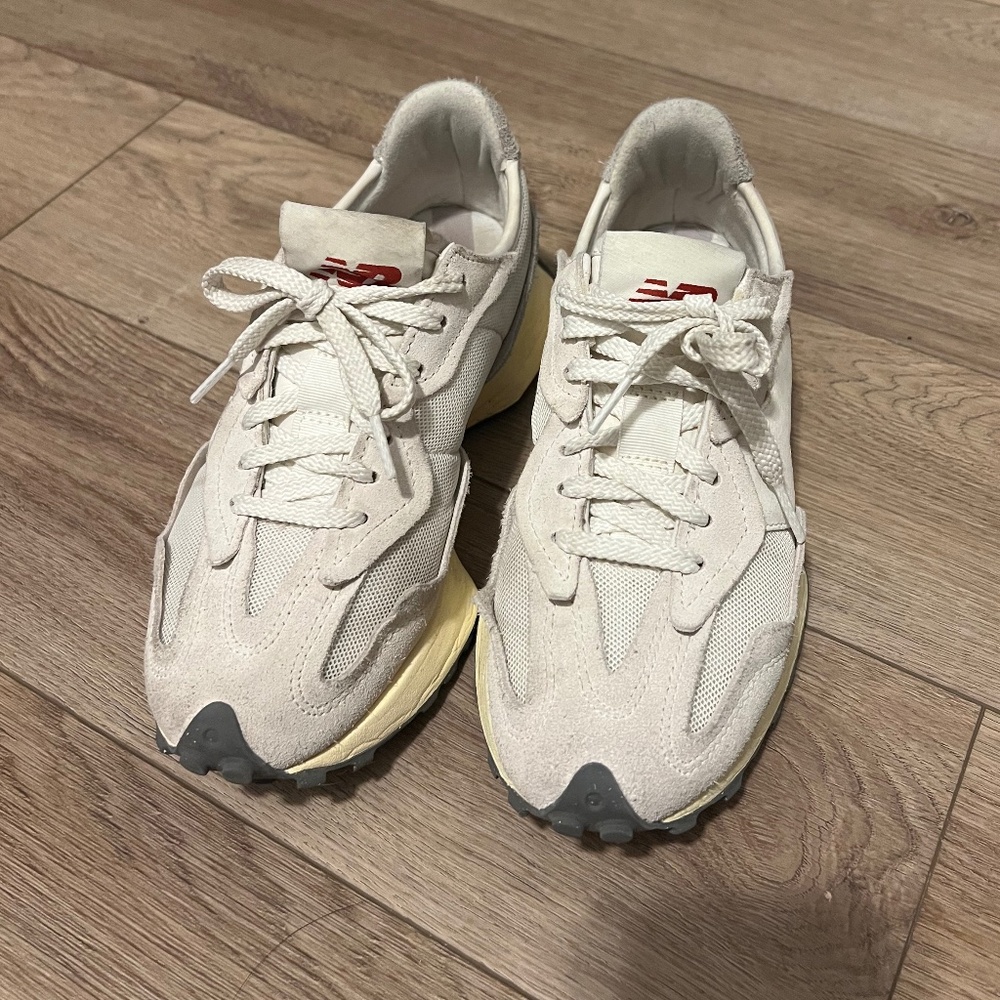 New Balance 327